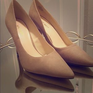 Nine West Tan NWOT High Heels